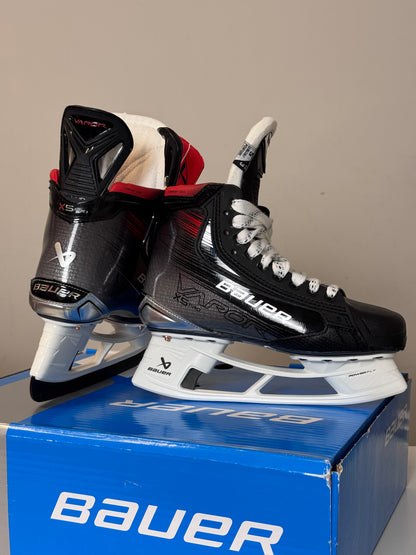 BAUER VAPOR X5 PRO SKATE WITH FLY-TI STEEL