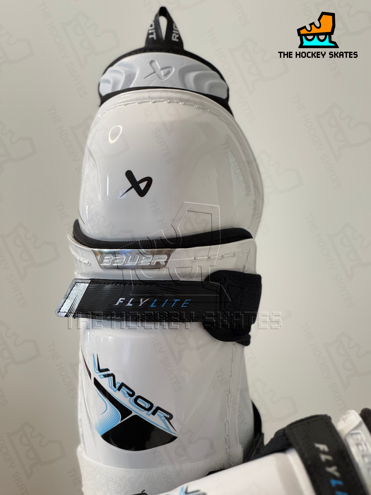 S25 Bauer Vapor Flylite Junior Shin Guards