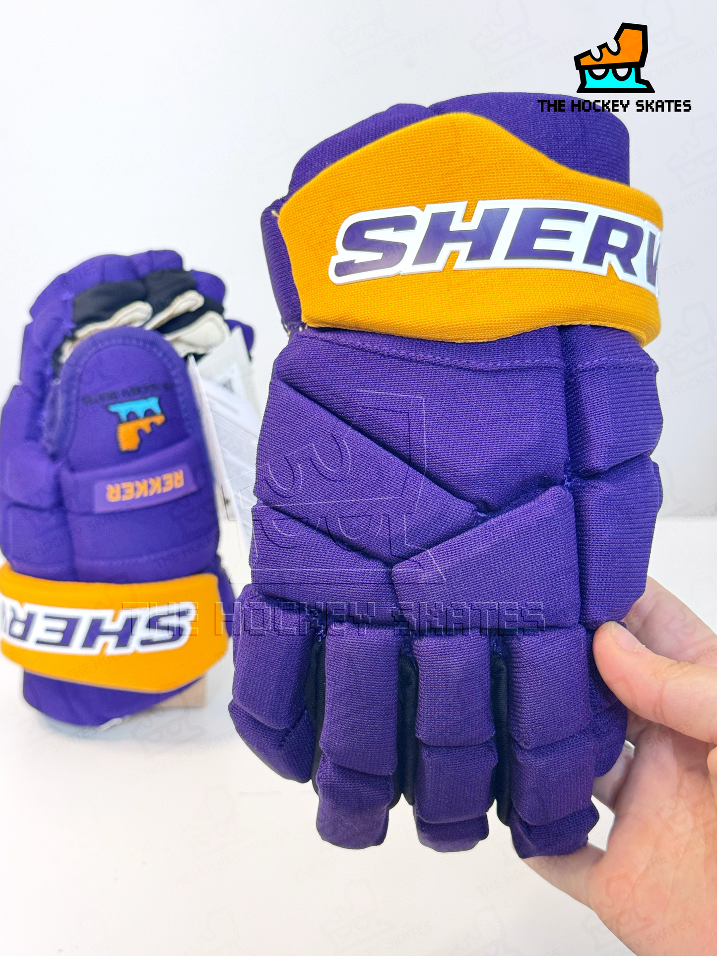 S25 Sherwood Morph Hockey Glove-Junior-LA Kings Purple