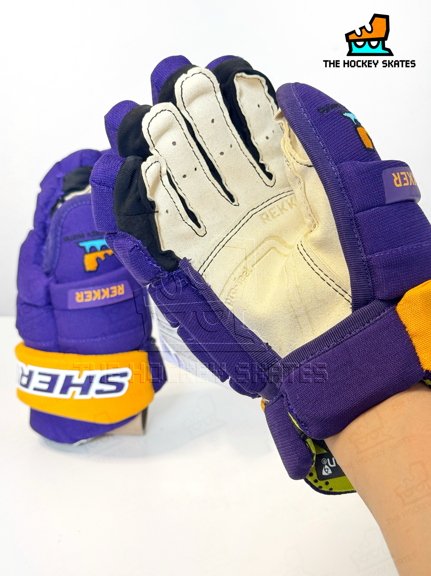 S25 Sherwood Morph Hockey Glove-Junior-LA Kings Purple