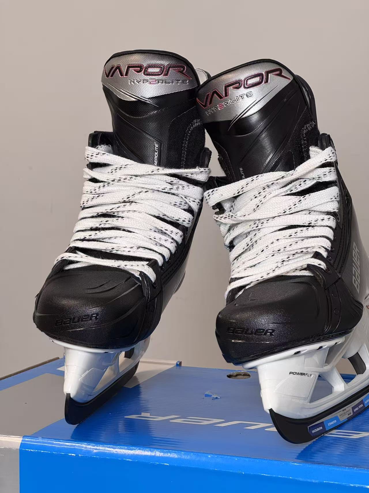 BAUER VAPOR X5 PRO SKATE WITH FLY-TI STEEL