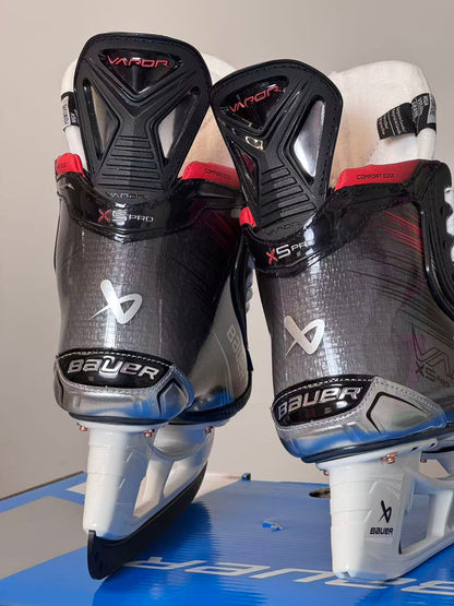 BAUER VAPOR X5 PRO SKATE WITH FLY-TI STEEL