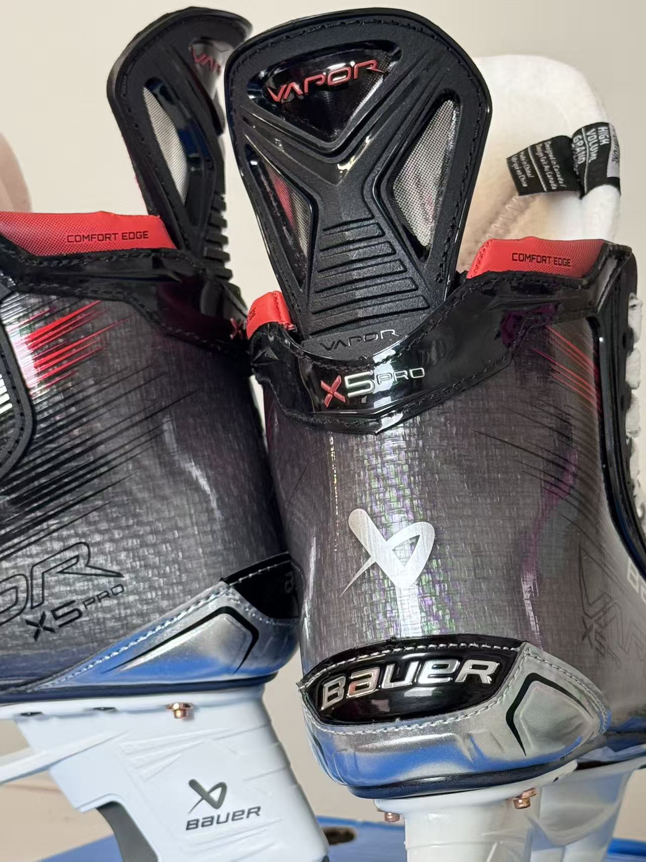 BAUER VAPOR X5 PRO SKATE WITH FLY-TI STEEL